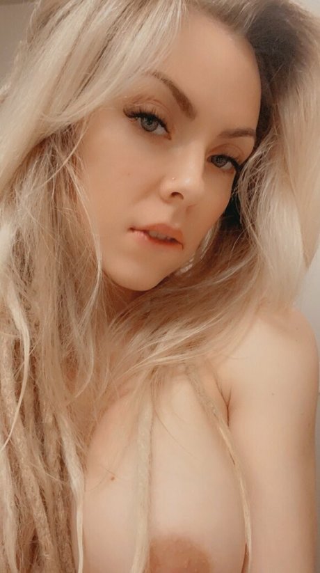 Nina Rei sexy pornstar gallery