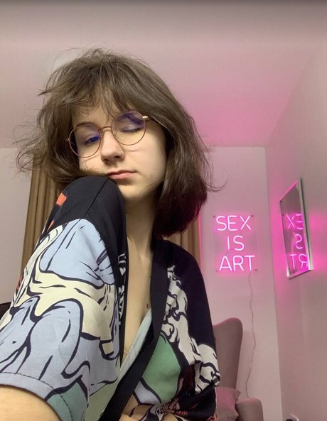 Madlesalia pornographic actress img