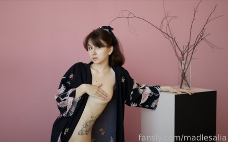 Madlesalia model photos