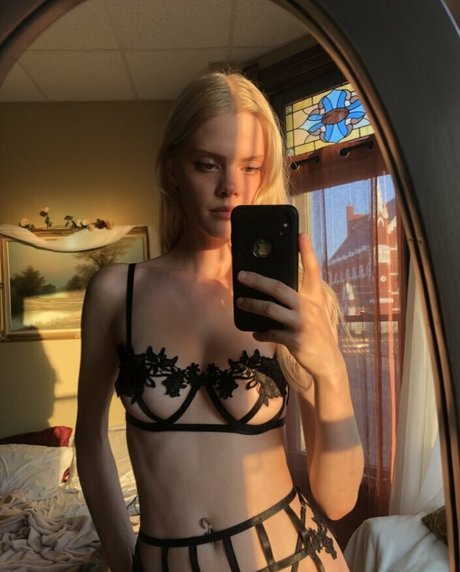 brittvnybitchh erotic pornstar gallery