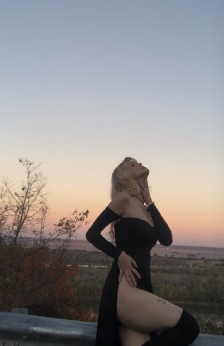 brittvnybitchh model art photos