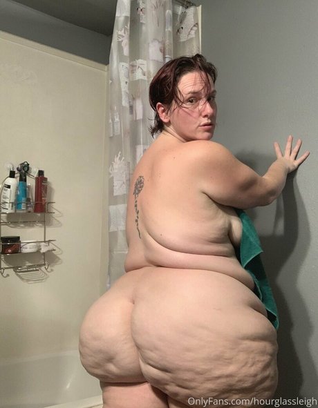 hourglassleigh star nudes galleries