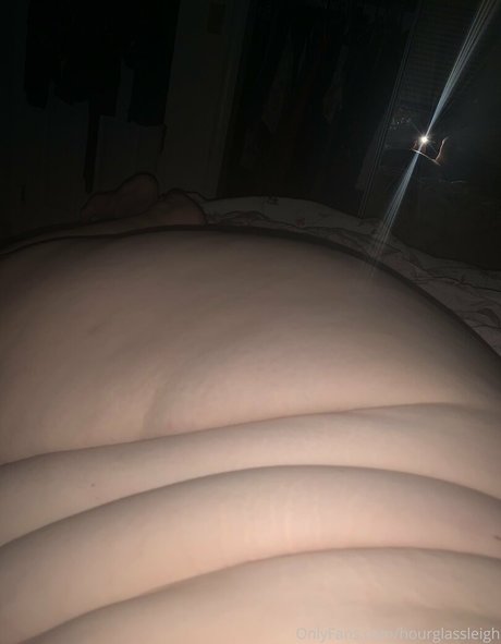 hourglassleigh sex pornstar picture