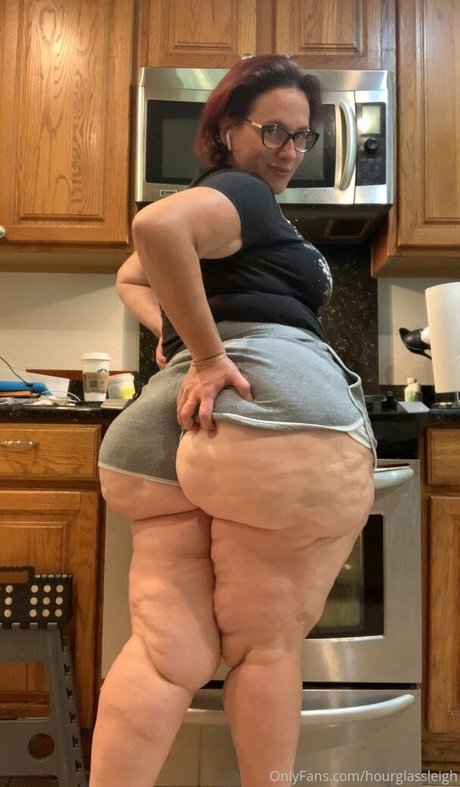 hourglassleigh sex actress picture