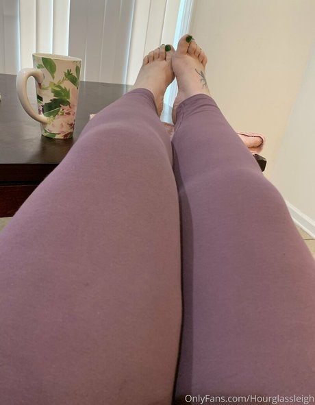 hourglassleigh porn model archive