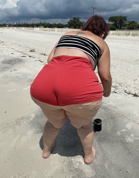 hourglassleigh porn actress pictures