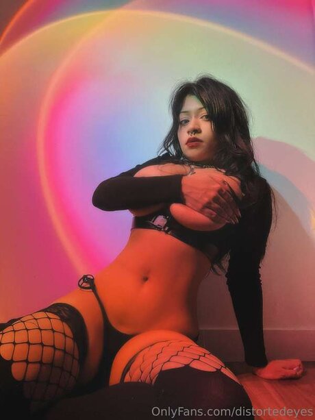 Distortedeyes star nude archive