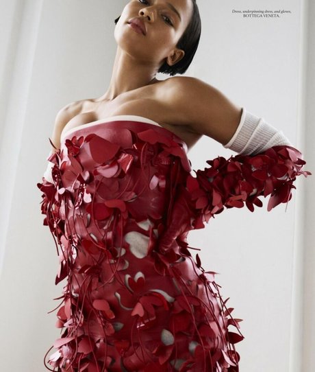 Taylor Russell art actress images