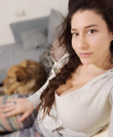 busty mom onlyfans nude photo