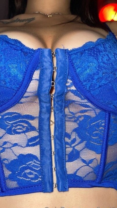 Kari3 pornstar sexy img