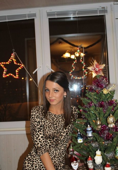 Foxy Di model top image