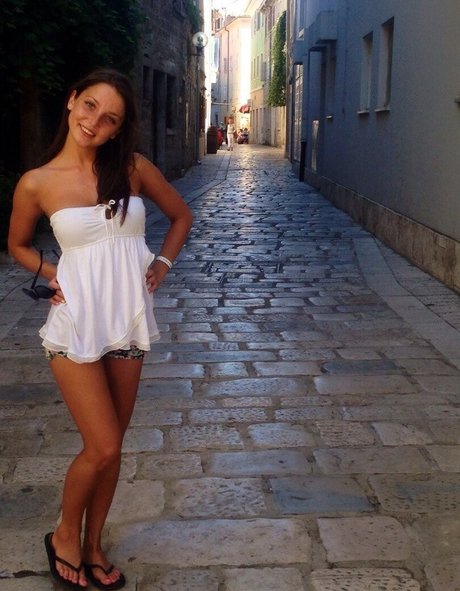 Foxy Di nude pornstar pictures