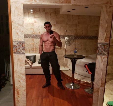 eliseoantoniofree naked model pic