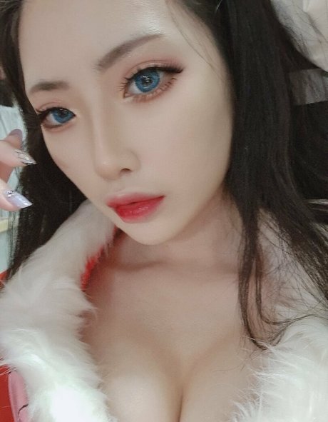 Kiyocosplay pretty actress pictures