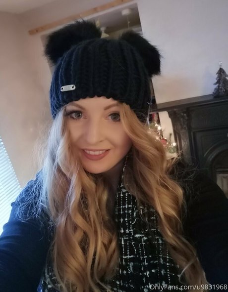 gushinggeegeefree nudes actress images