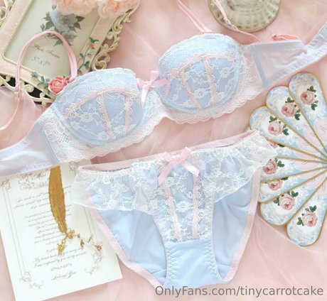 tinycarrotcake pornographic actress photos