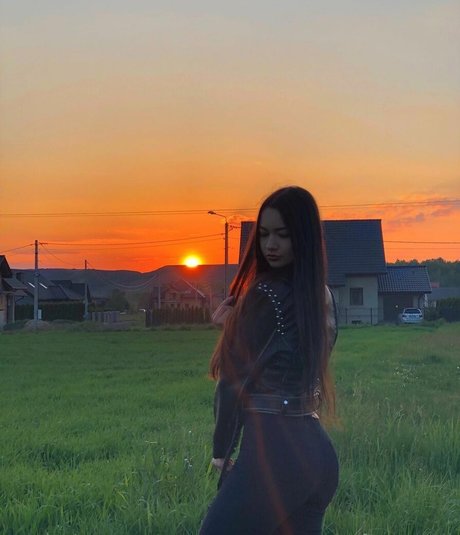 Emilia Szymanska model sexy archive