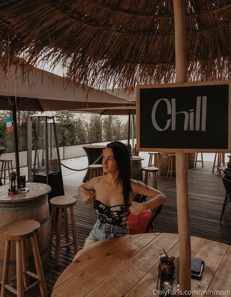 mmmom beautiful star image