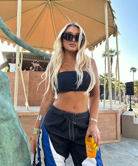 Camaryn Swanson perfect pornstar gallery