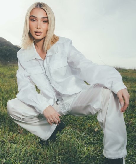 Camaryn Swanson sexy model gallery