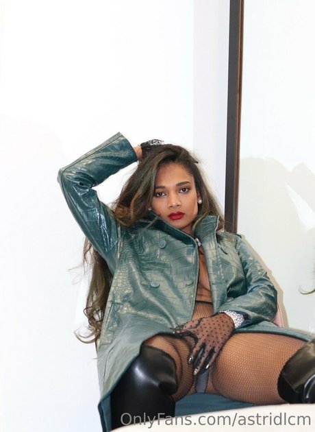 Astridlcm art model pic