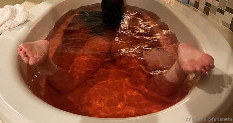 Vavandvoa nudes star images