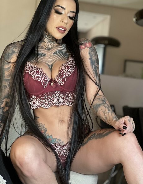 Mikaele Amaral xxx model gallery