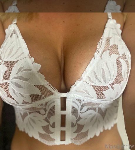 Nipsstrips naked star photo