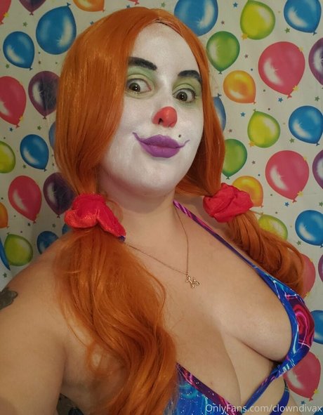 clowndivax exclusive model pic