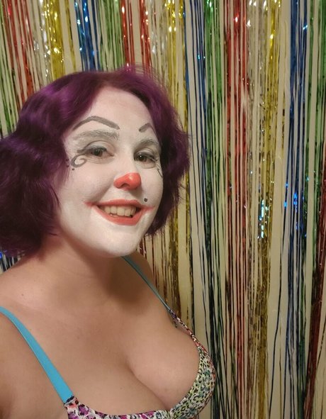clowndivax nude model images