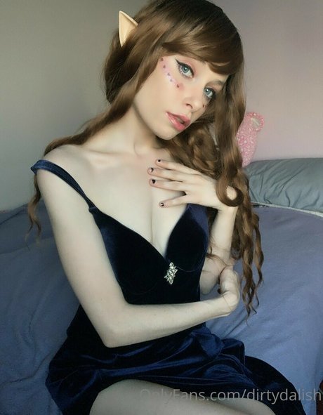DirtyDalish model porn pic