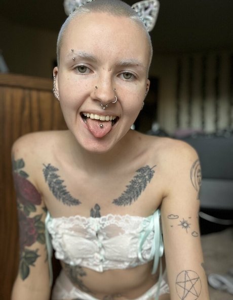 onlyfaery art model pics