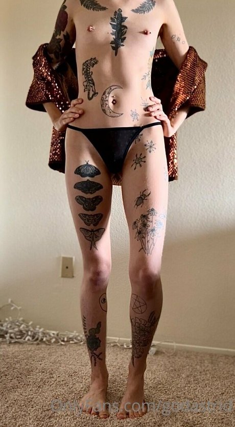 onlyfaery pornstar naked photo