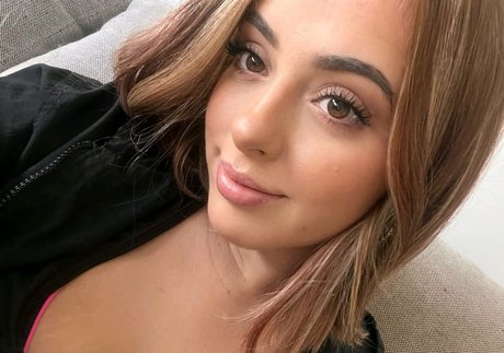 Channelsonnery naked star pictures