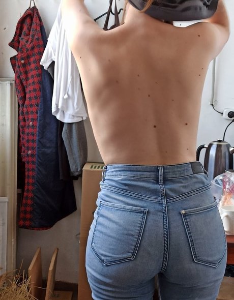 Lilya0o free model pictures