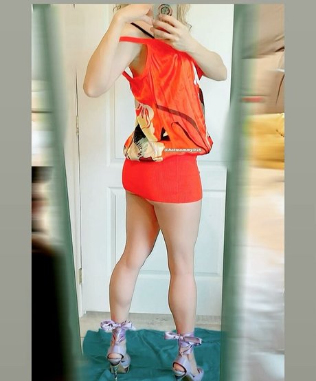 Hotmommy956 model perfect photos