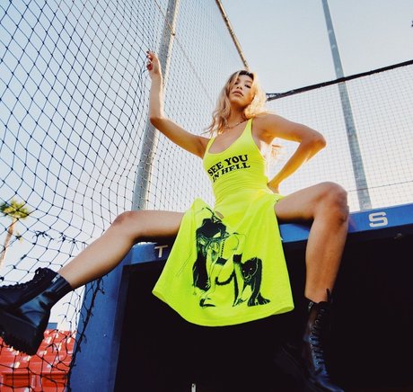 Dommmi star xxx pics