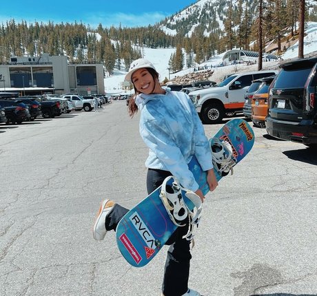 Dommmi star sexy galleries