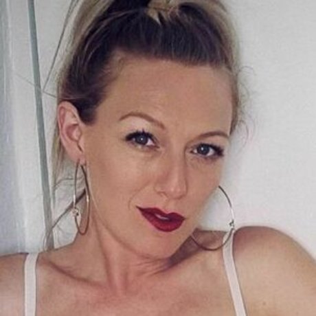 Polly Kendall naked pornstar picture
