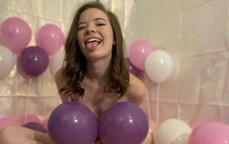 HeyyyHali star pornographic image