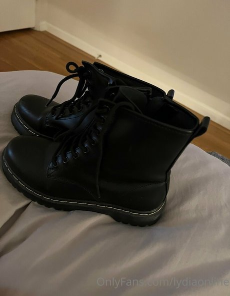 lydiaonline model erotic picture