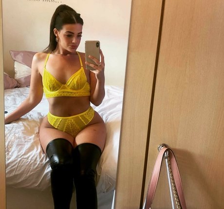 deedemi96 sexy model images