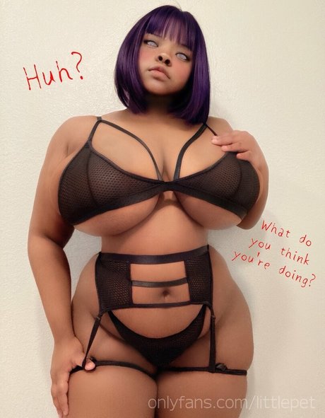 roarwie exclusive actress pics