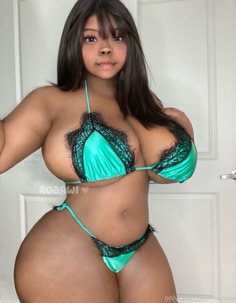 roarwie erotic model pics