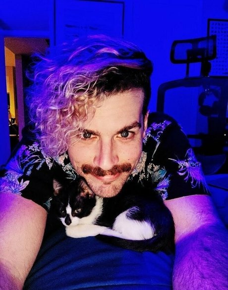 fosterkittendad beautiful actress image