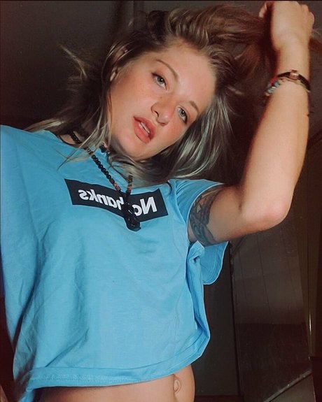 mikaylarainesfans pornstar nude pic