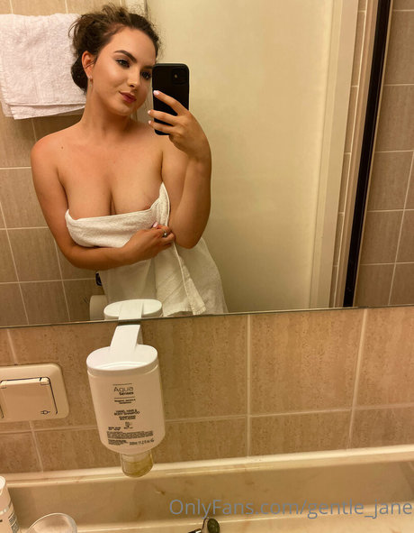 gentle jane hot actress pic