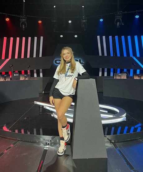 eyes onlyfans beautiful nude pictures