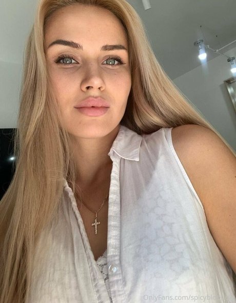 spicybloondie pornstar nude pics