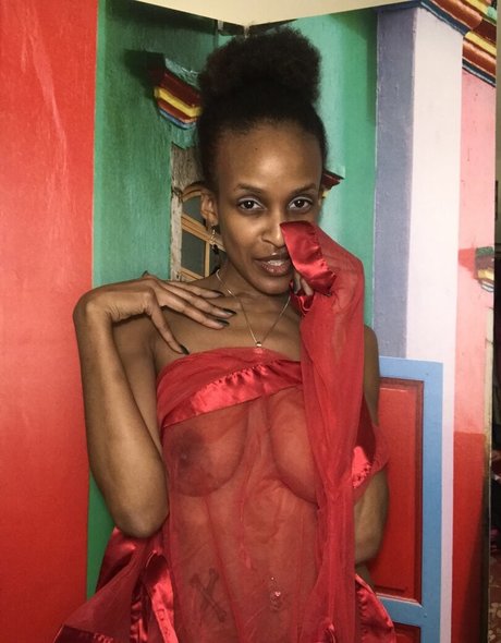 physique exclusive actress photos